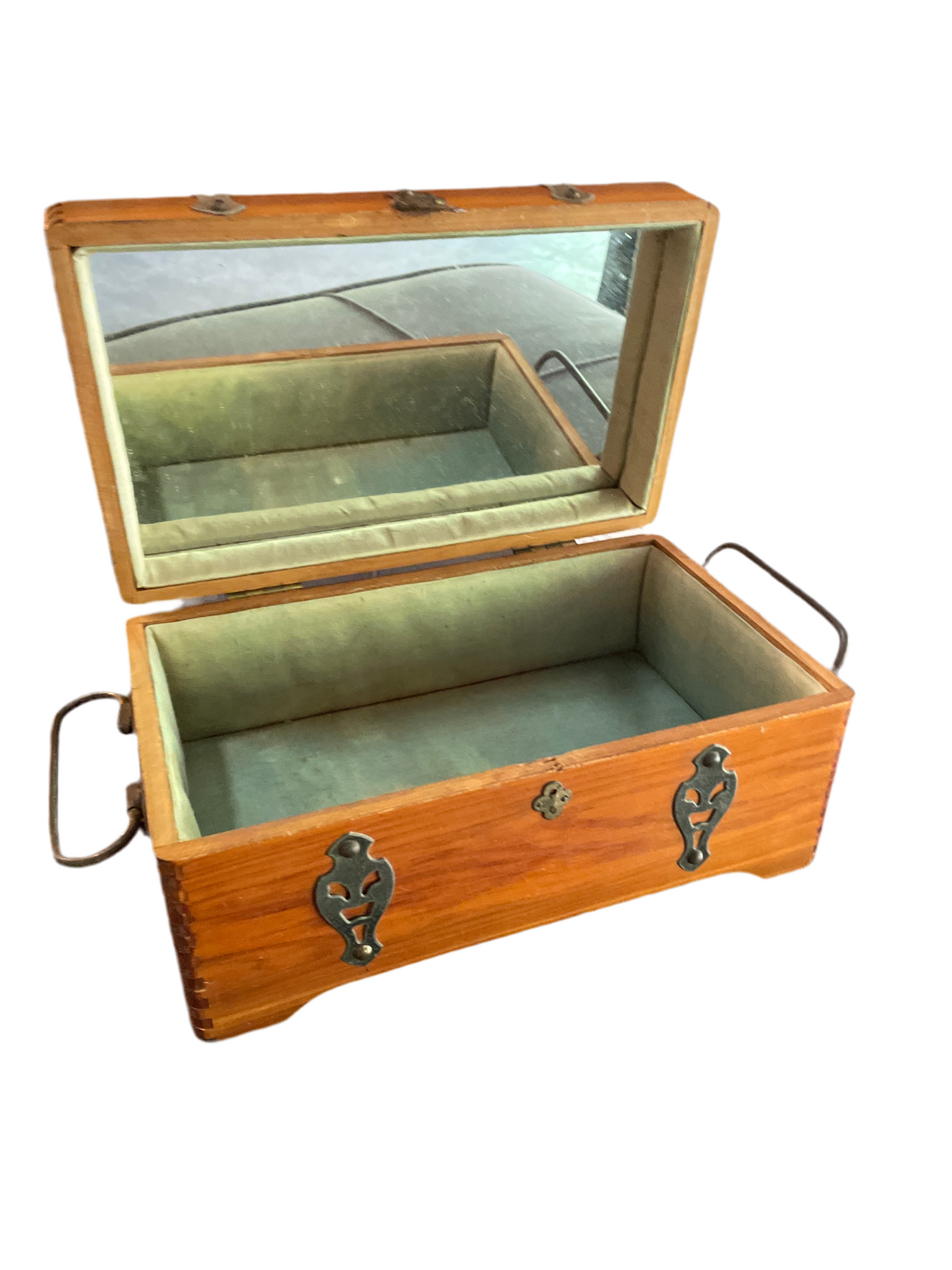 Jewelry box treasure trunk style