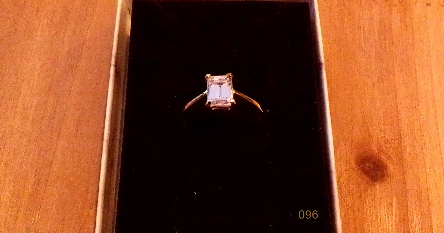 Ladies Yellow Gold Filled Cubic Zirconia Solitaire Ring sz. 7 1/2