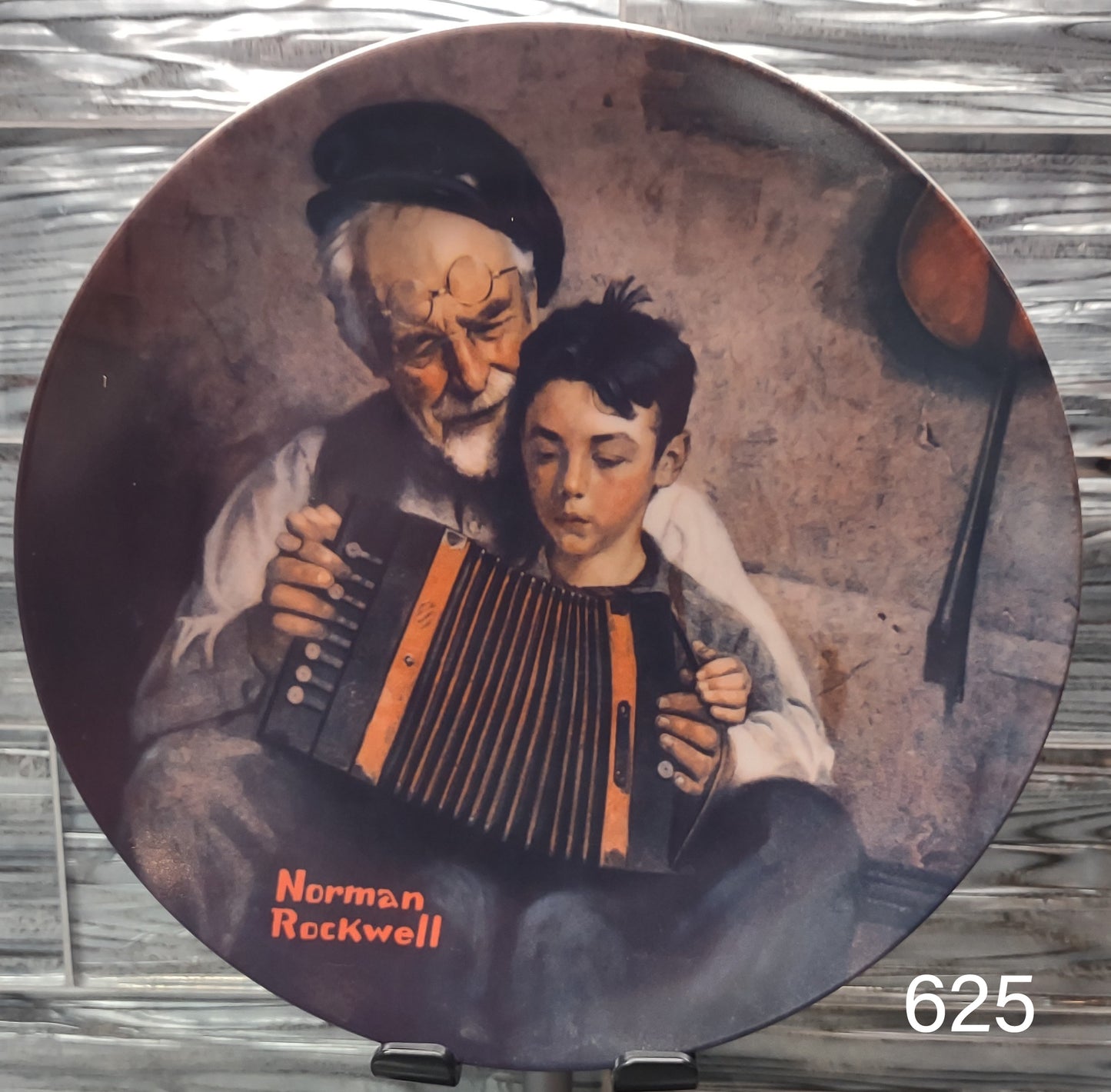 Knowls Norman Rockwell Plate “ The Music Maker”1981 Limited Edition Authentic