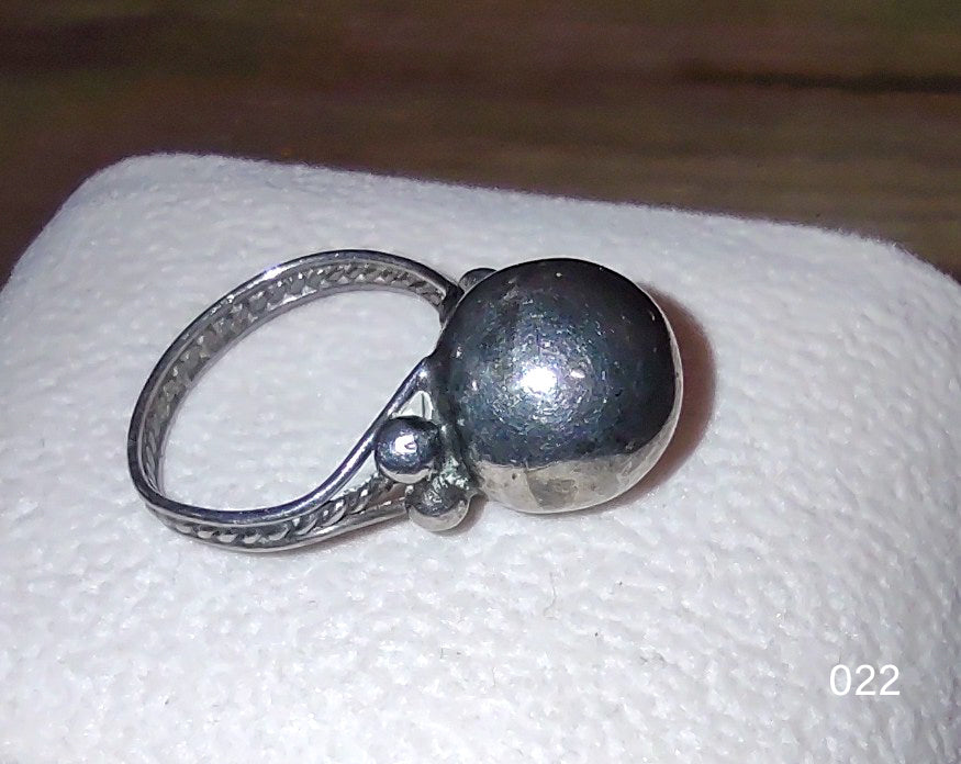 Vintage Sterling Silver modernist Dome ring sz.6