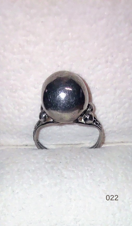 Vintage Sterling Silver modernist Dome ring sz.6